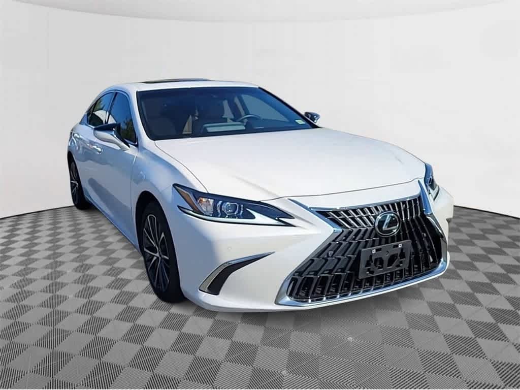 2022 Lexus ES  9