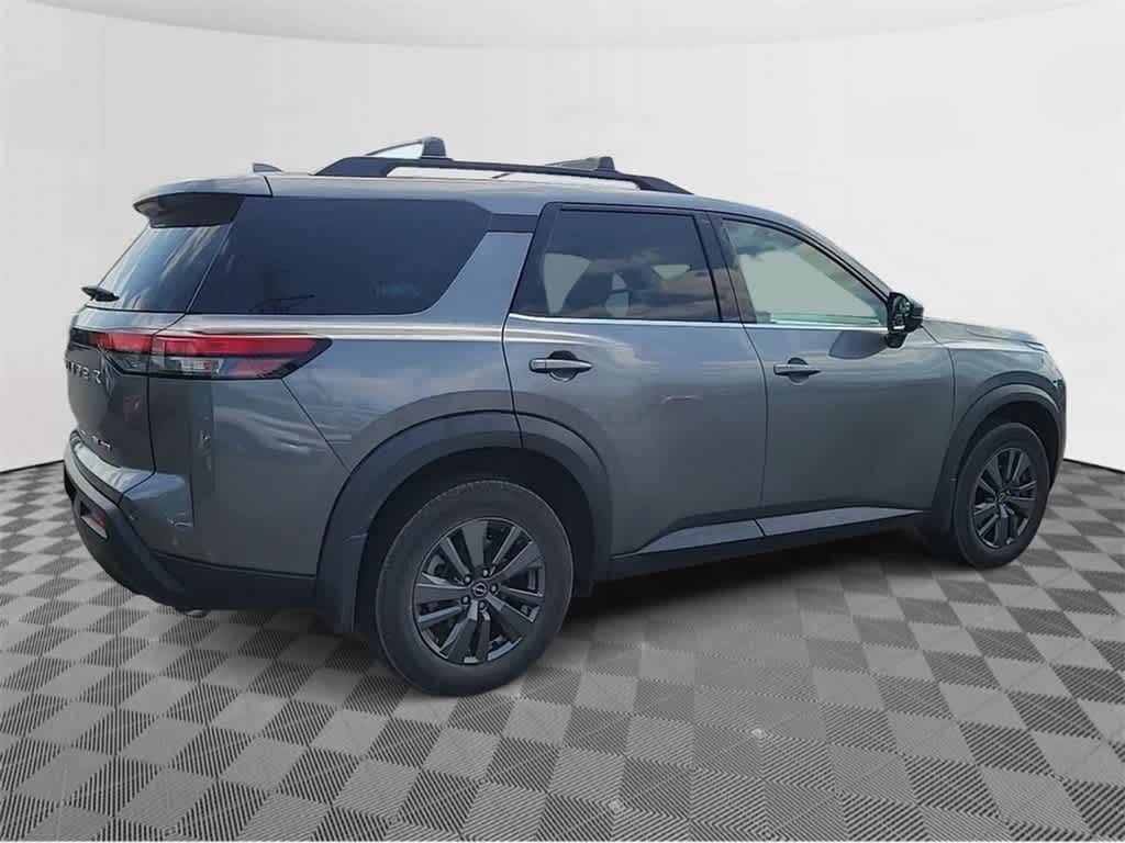 2022 Nissan Pathfinder SV 8