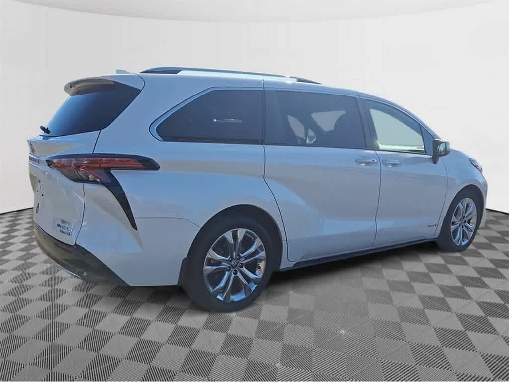 2021 Toyota Sienna Platinum 8