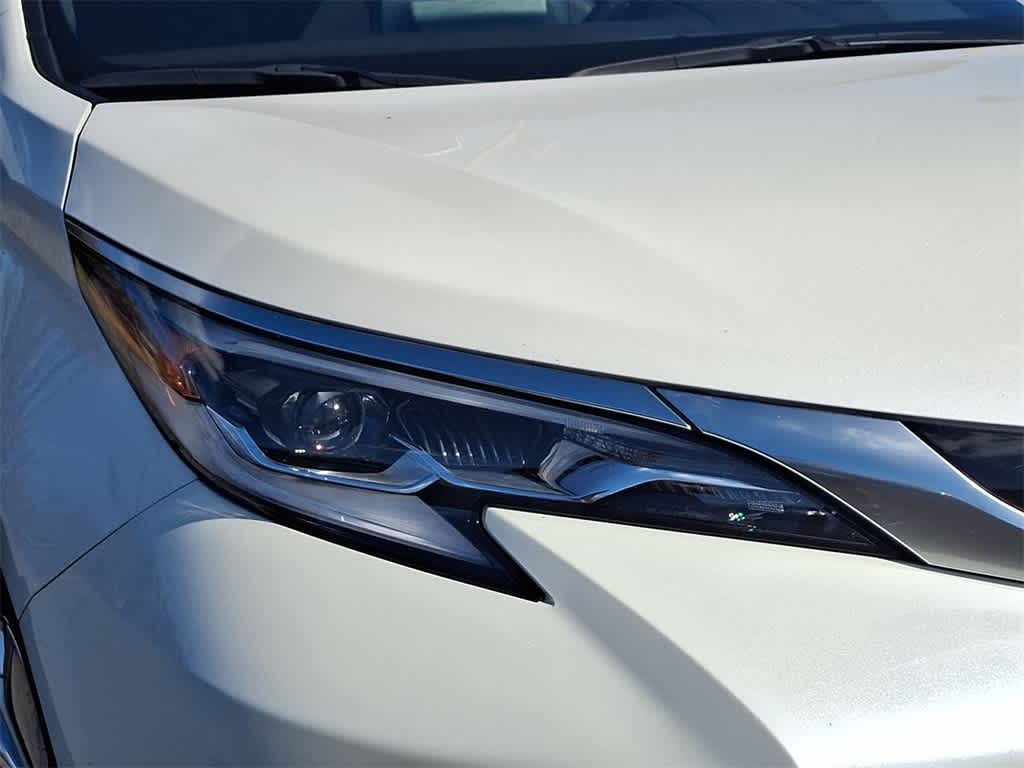 2021 Toyota Sienna Platinum 28