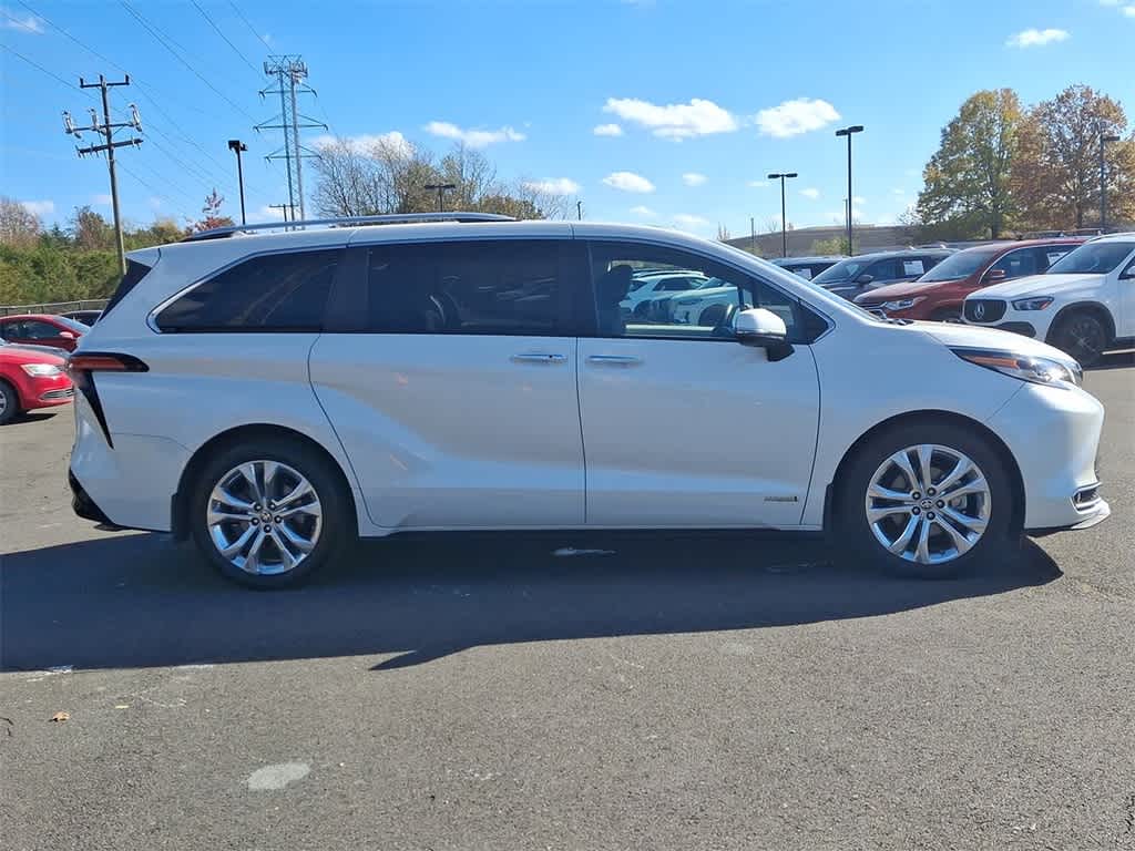 2021 Toyota Sienna Platinum 26