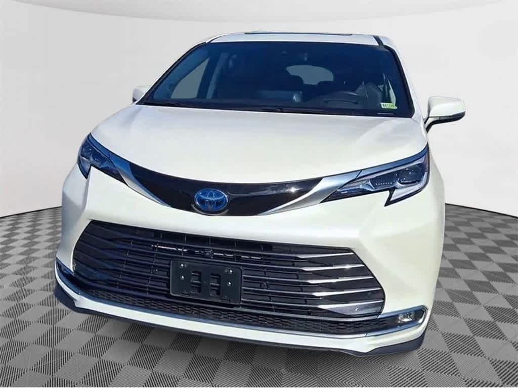 2021 Toyota Sienna Platinum 3