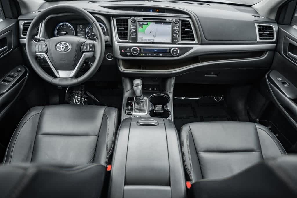 2015 Toyota Highlander XLE 22