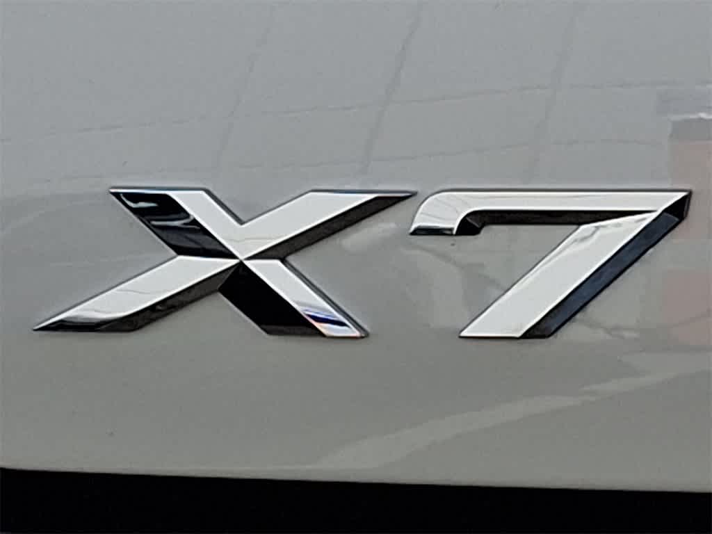 2025 BMW X7 xDrive40i 13