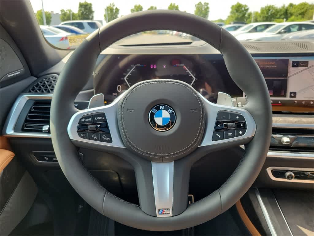 2025 BMW X7 xDrive40i 9