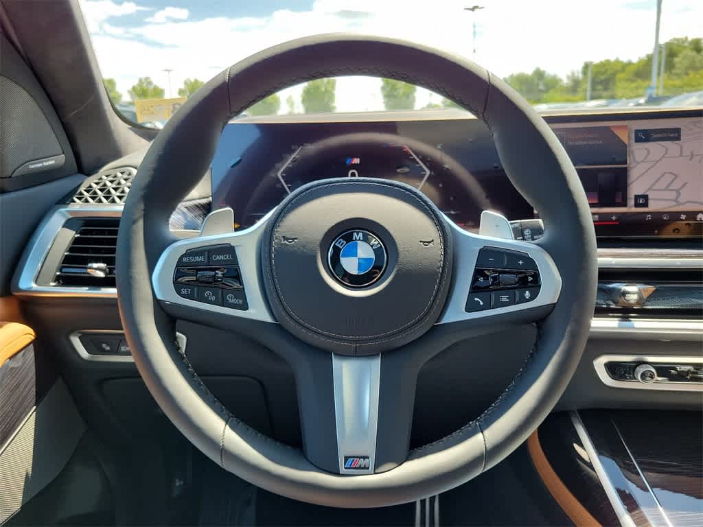 2025 BMW X7 xDrive40i 8