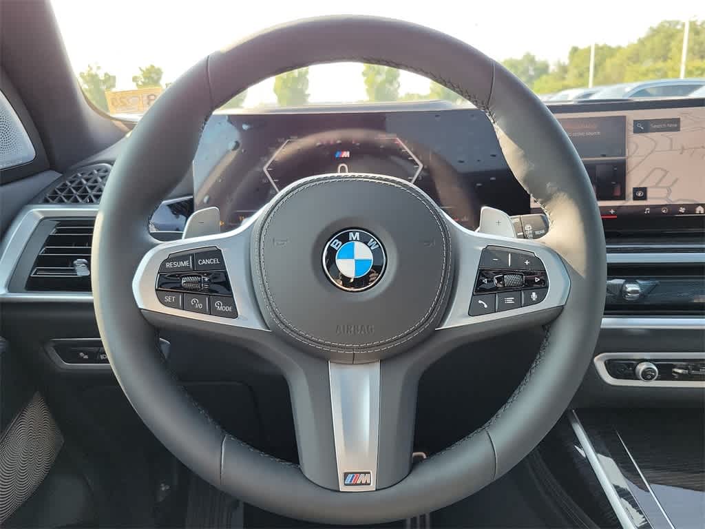 2025 BMW X7 xDrive40i 8