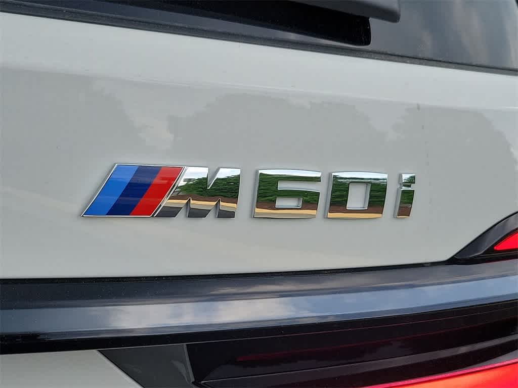 2025 BMW X7 M60i 11