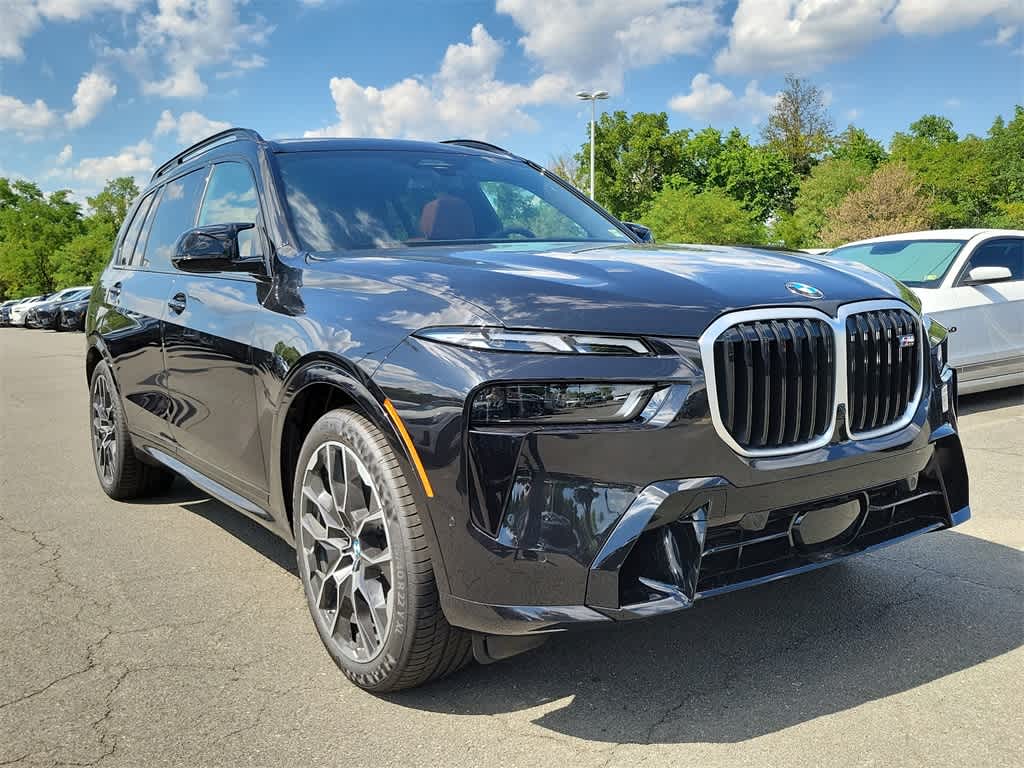 2025 BMW X7 M60i 2