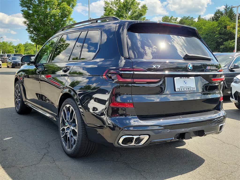 2025 BMW X7 M60i 4