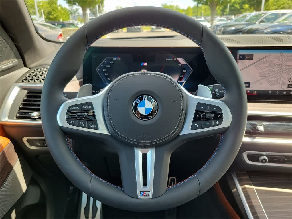 2025 BMW X7 M60i 9