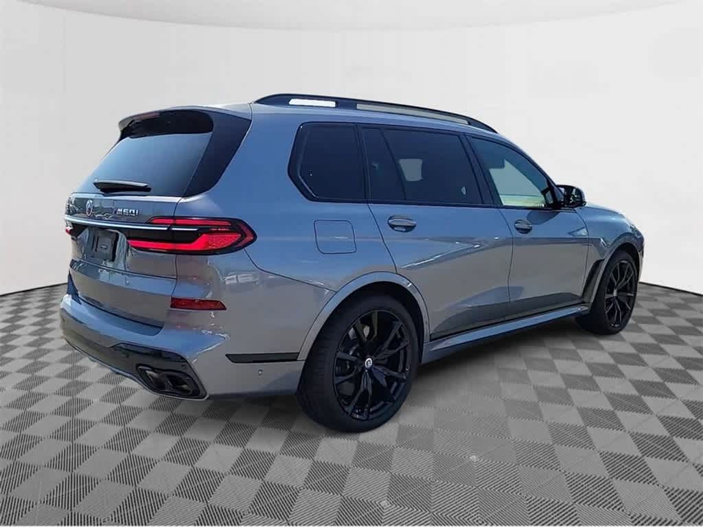 2023 BMW X7 M60i 8