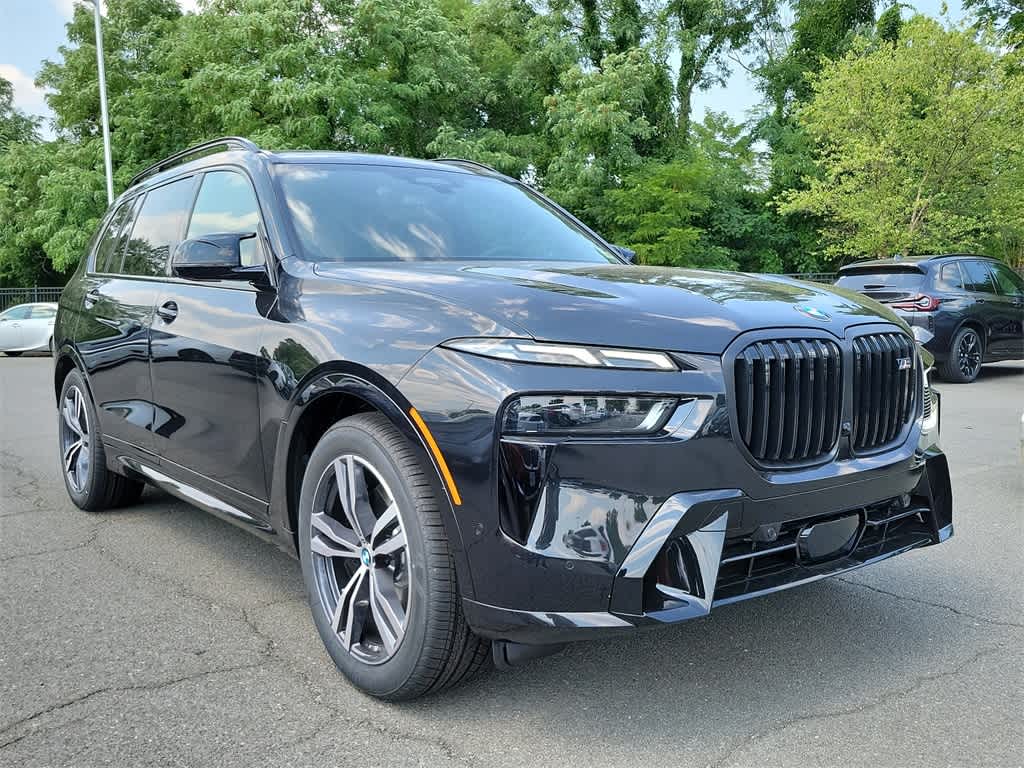 2025 BMW X7 M60i 2