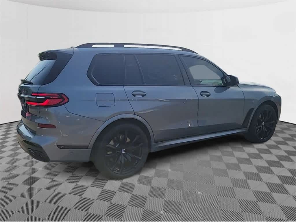 2023 BMW X7 M60i 8