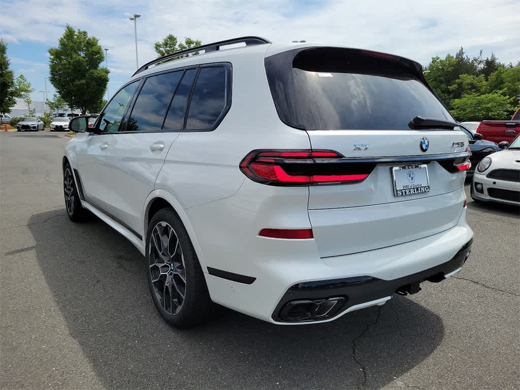 2025 BMW X7 M60i 4