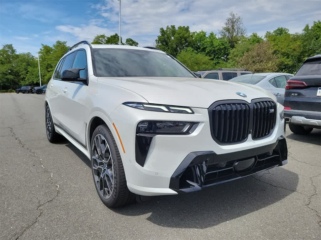 2025 BMW X7 M60i 2