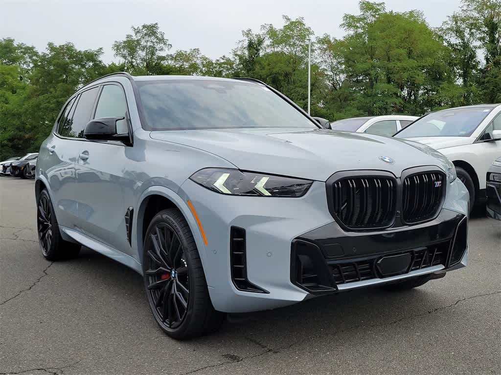 2025 BMW X5 M60i 2