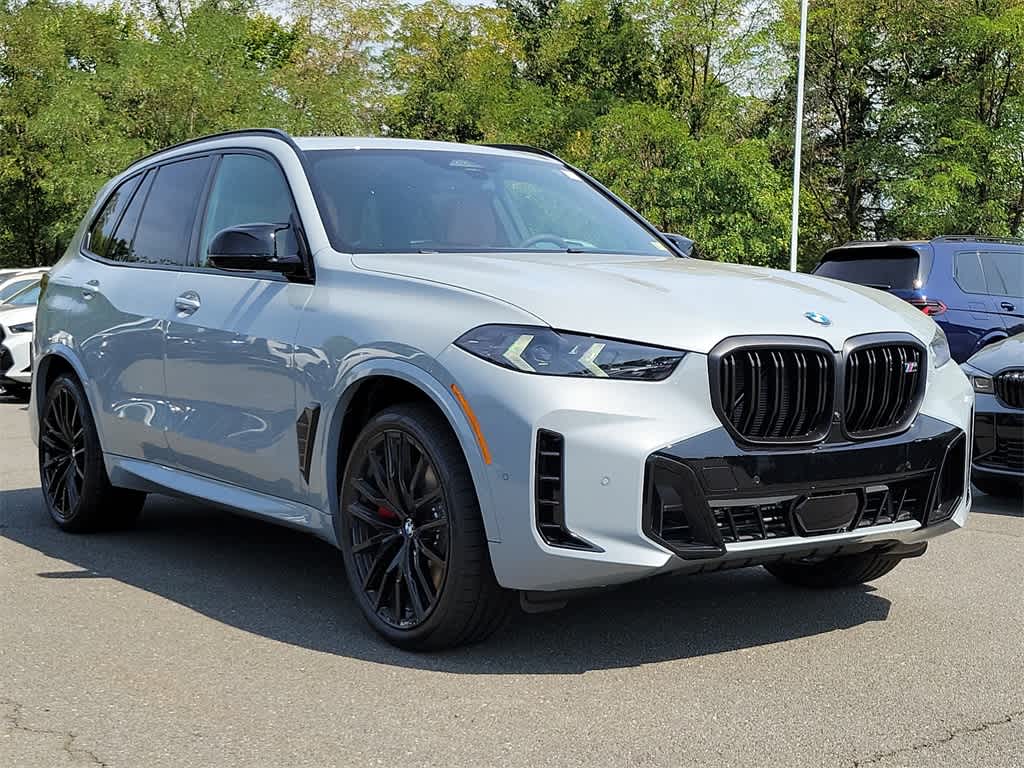 2025 BMW X5 M60i 2