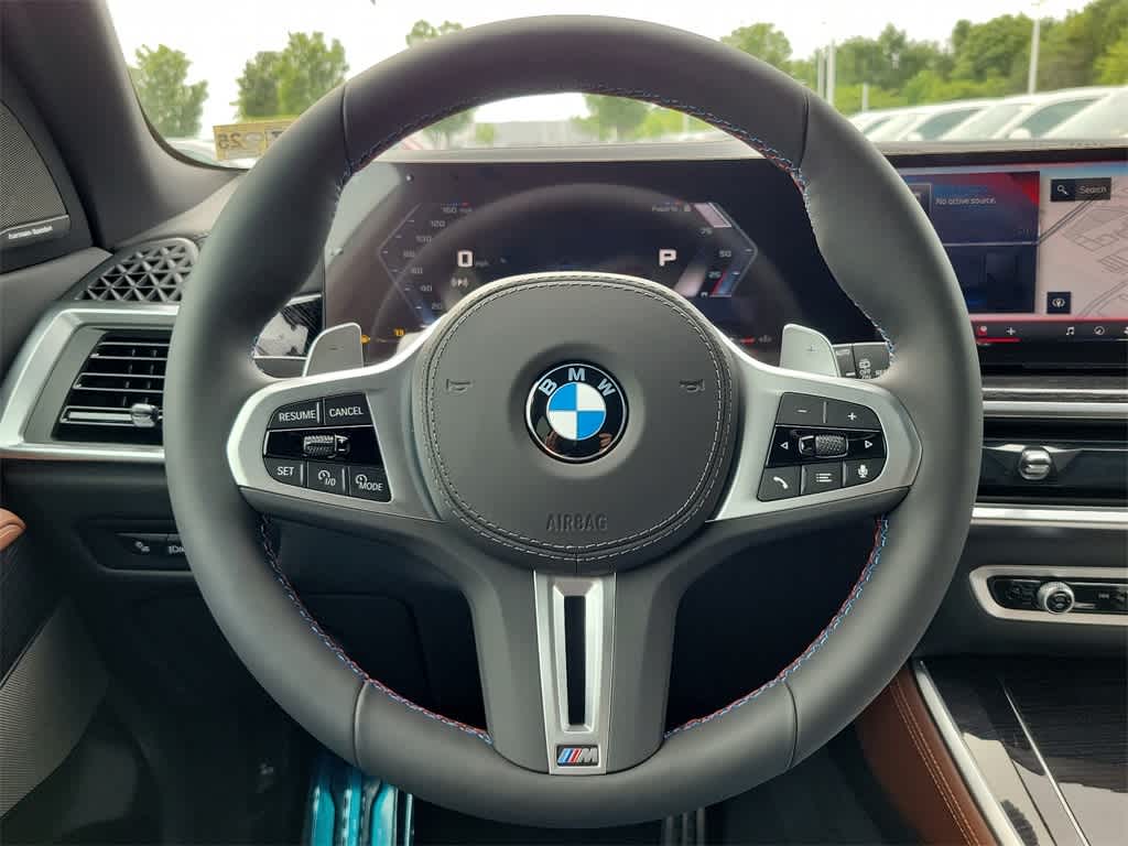 2025 BMW X5 M60i 8