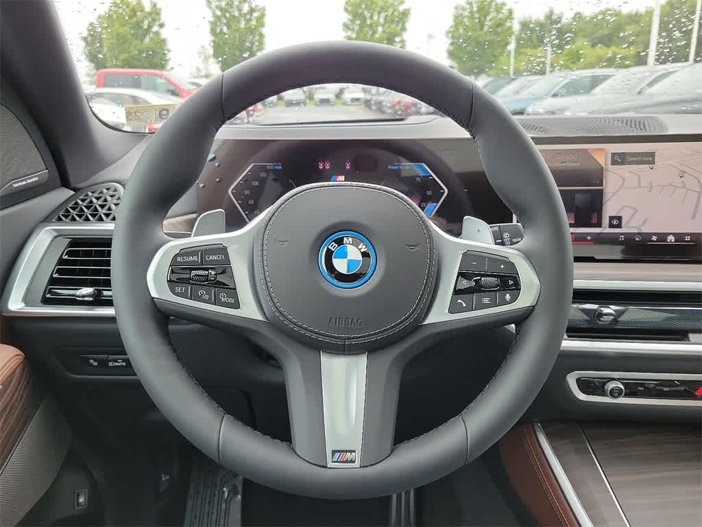 2025 BMW X5 xDrive50e 12