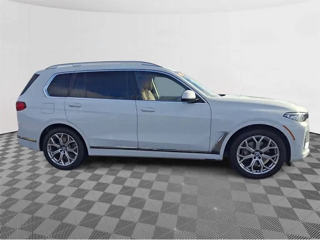 2022 BMW X7 xDrive40i 9