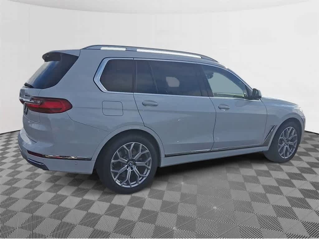 2022 BMW X7 xDrive40i 8