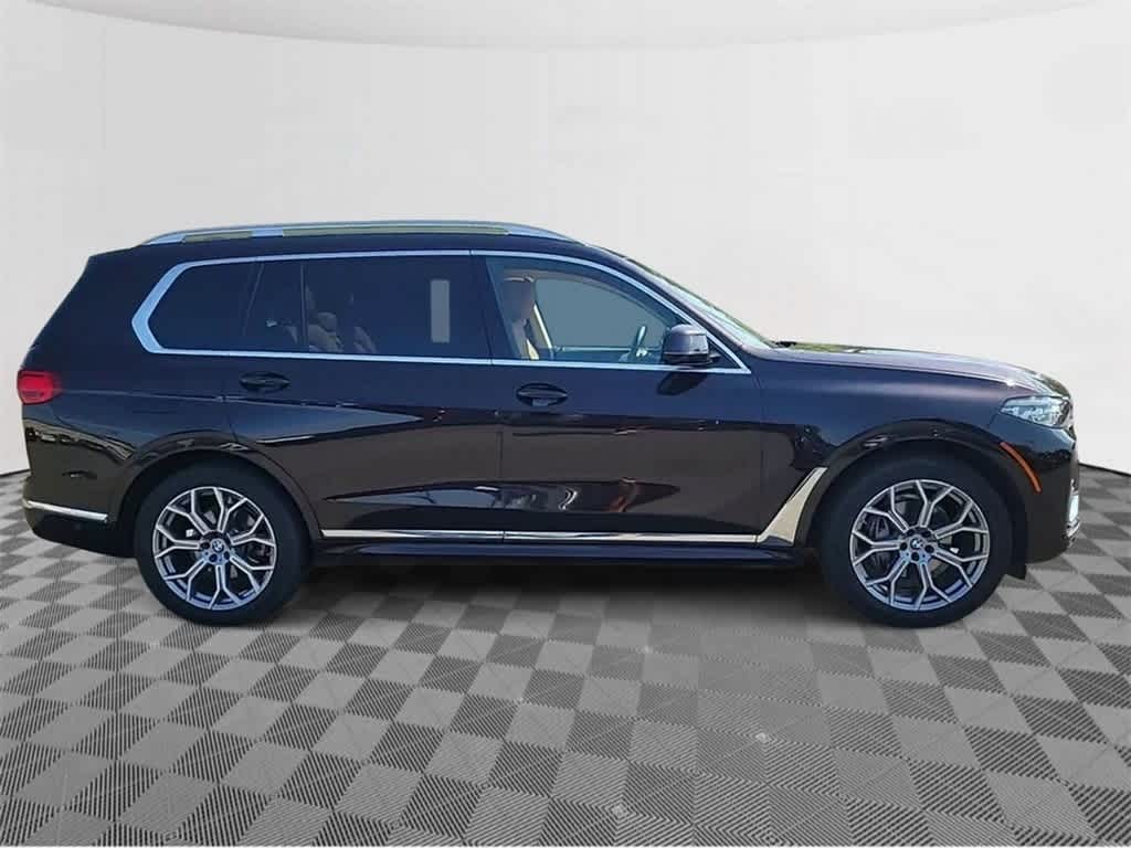 2022 BMW X7 xDrive40i 9