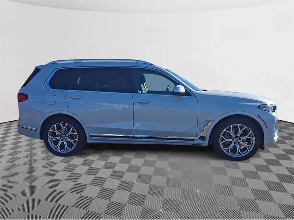 2022 BMW X7 xDrive40i 9