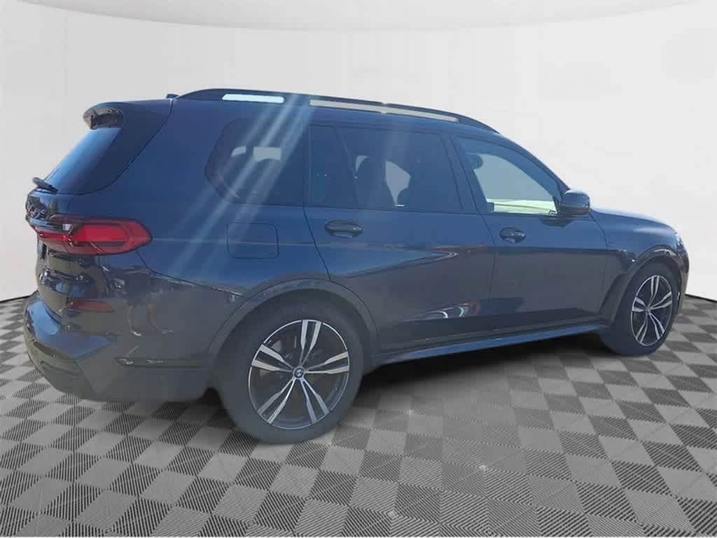 2022 BMW X7 xDrive40i 8