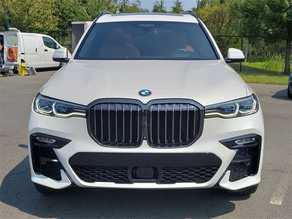 2022 BMW X7 M50i 27