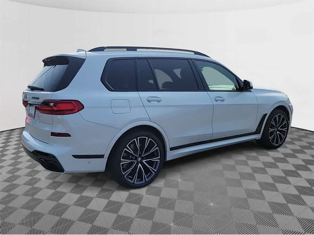 2022 BMW X7 M50i 8