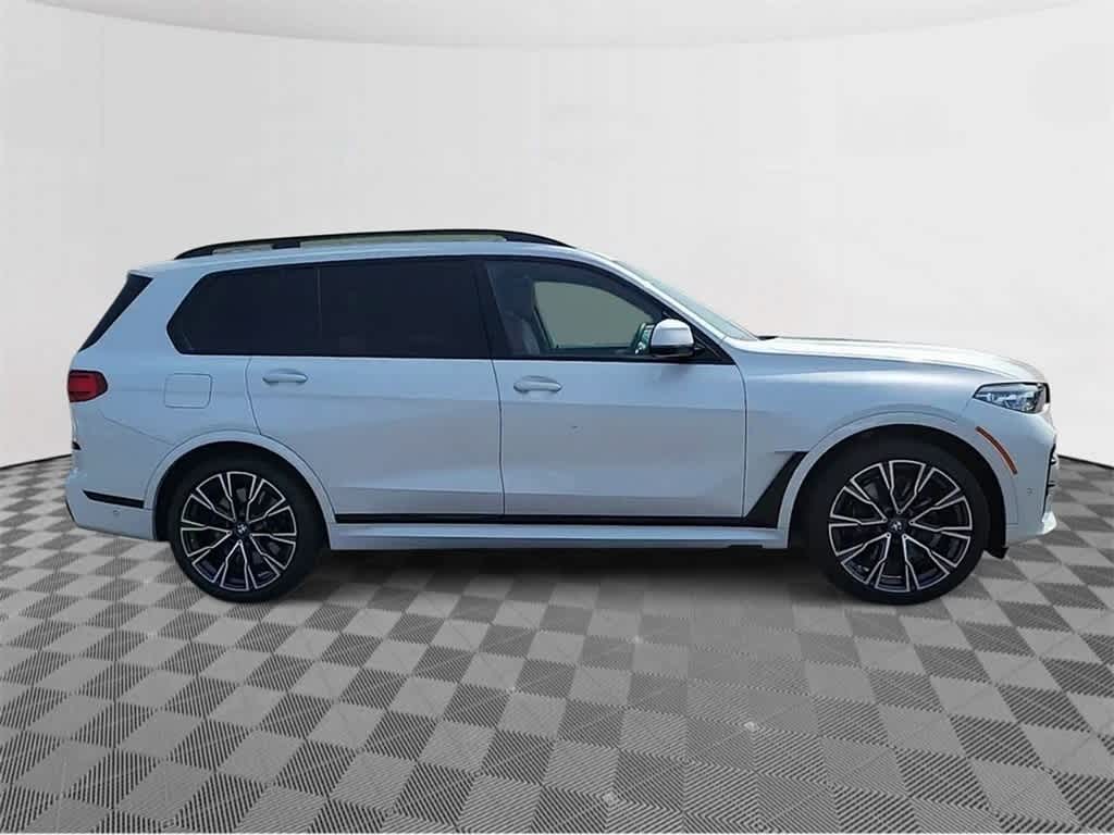 2022 BMW X7 M50i 9