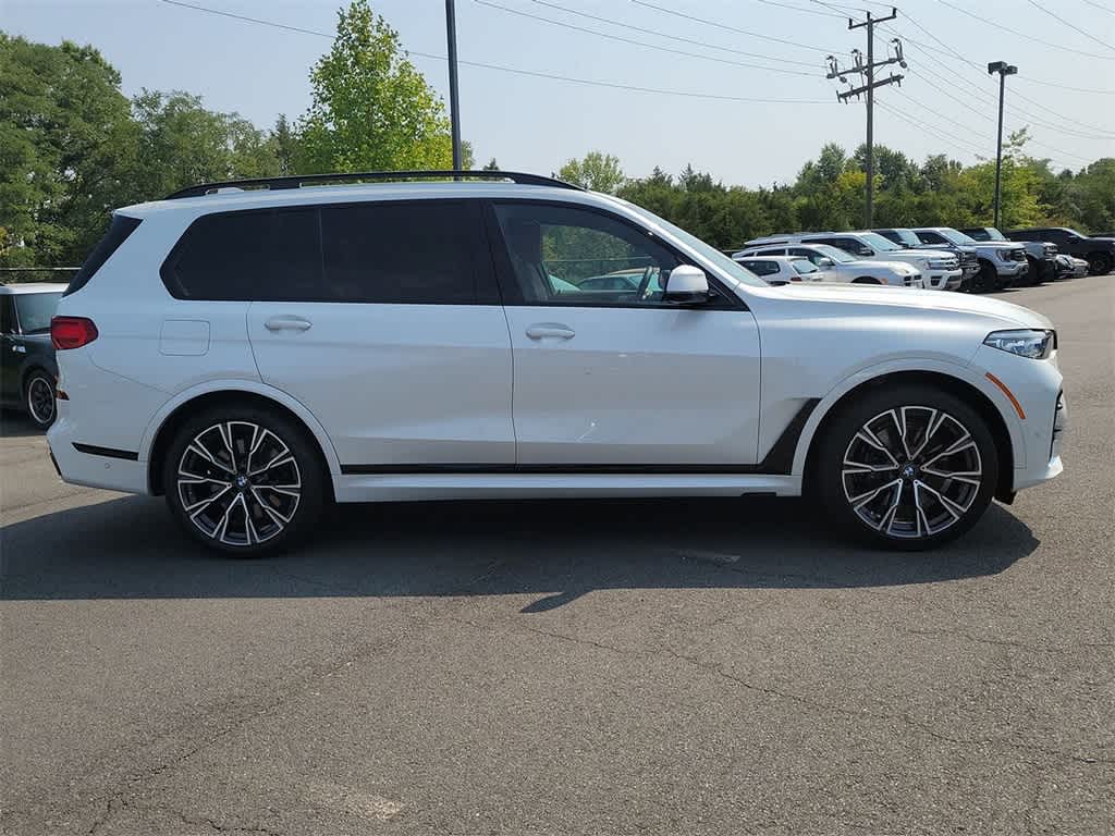 2022 BMW X7 M50i 24