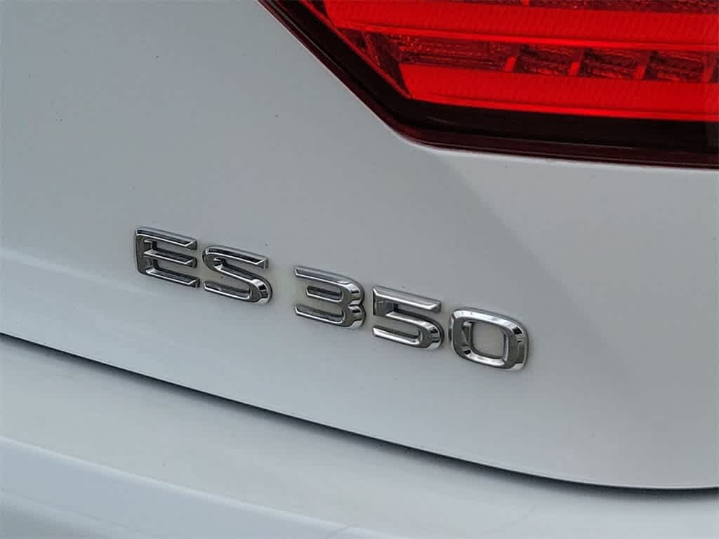2015 Lexus ES 350  21