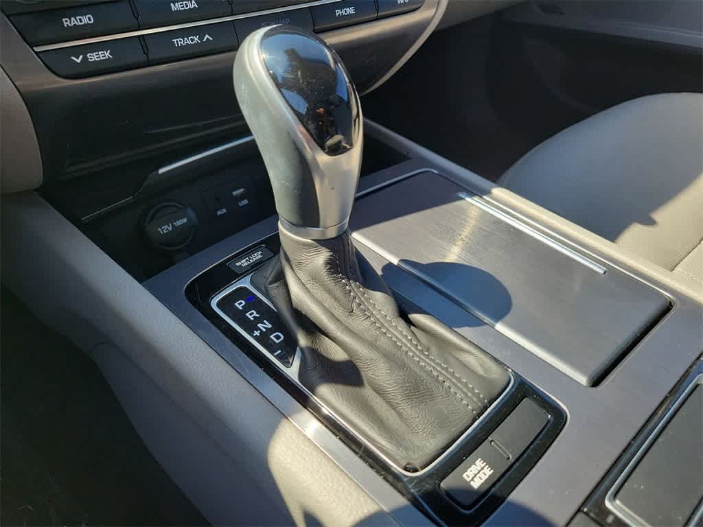 2016 Hyundai Genesis 3.8L 11