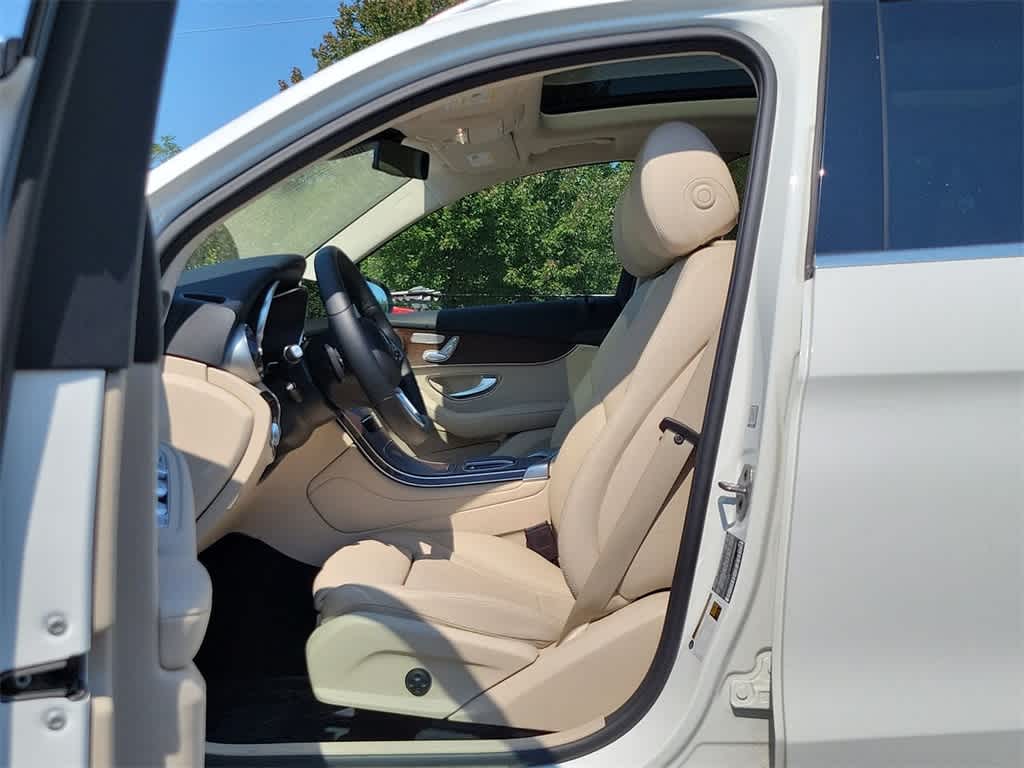 2021 Mercedes-Benz GLC GLC 300 11