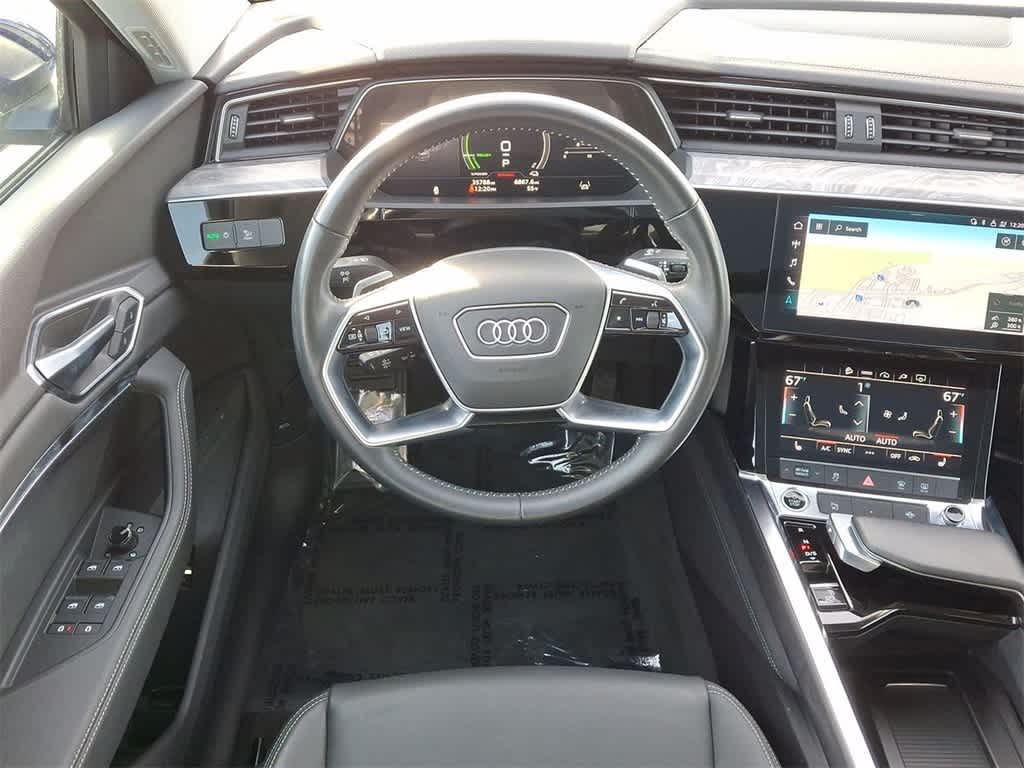 2021 Audi e-tron Premium 21