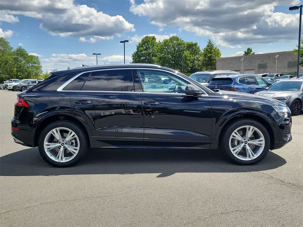 2023 Audi Q8 Premium 25