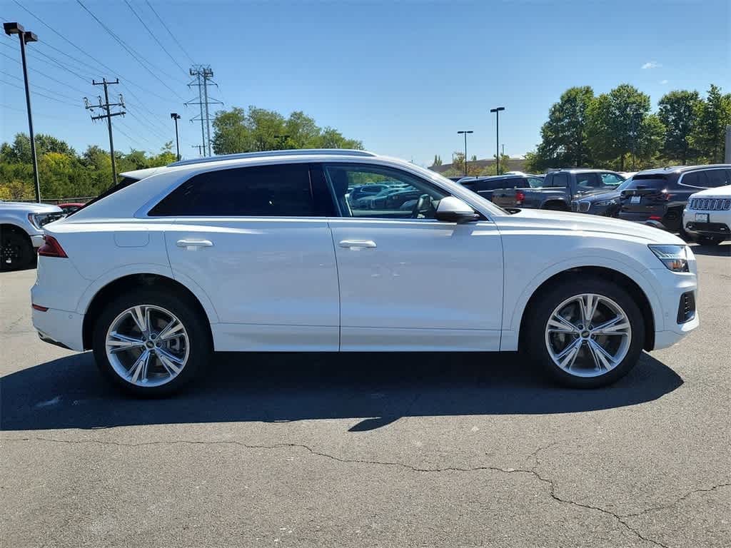 2023 Audi Q8 Premium 24