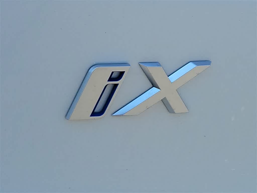 2025 BMW iX xDrive50 5