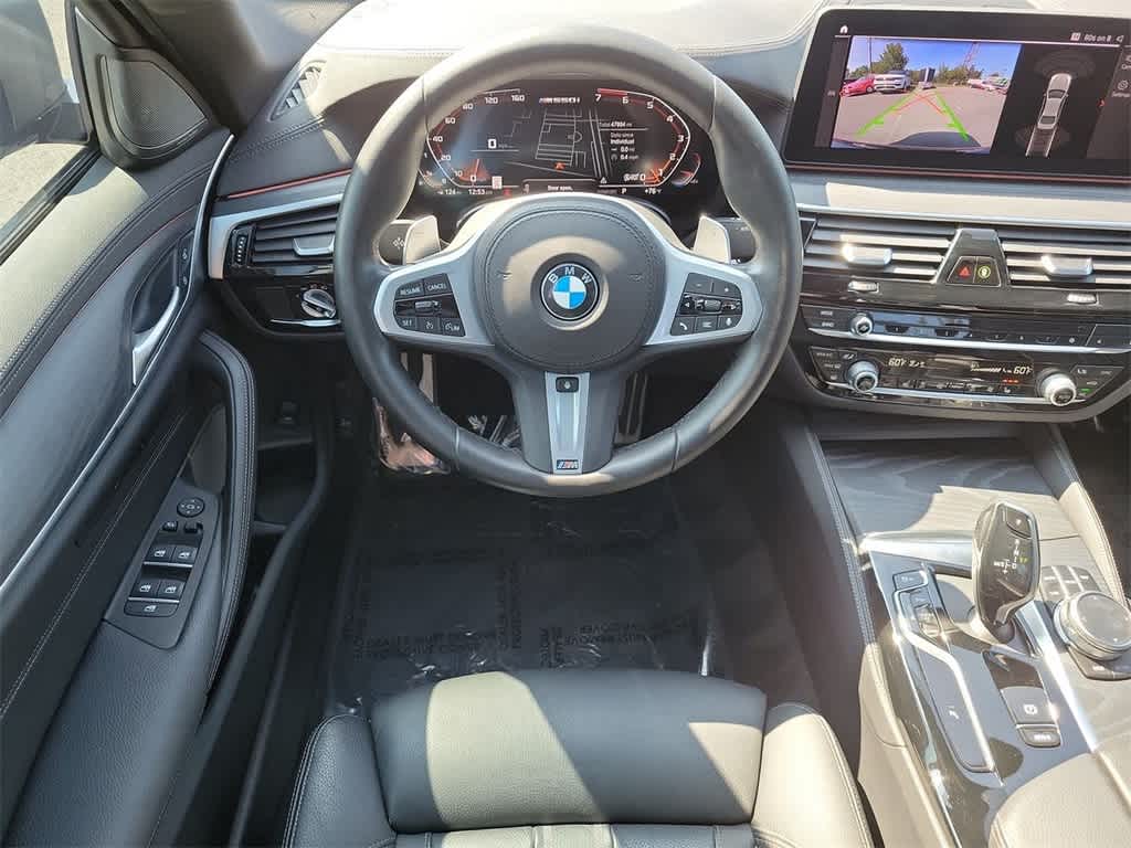 2022 BMW 5 Series M550i xDrive 21