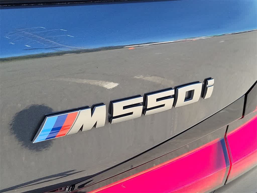 2022 BMW 5 Series M550i xDrive 23