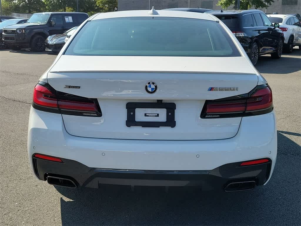 2022 BMW 5 Series M550i xDrive 22