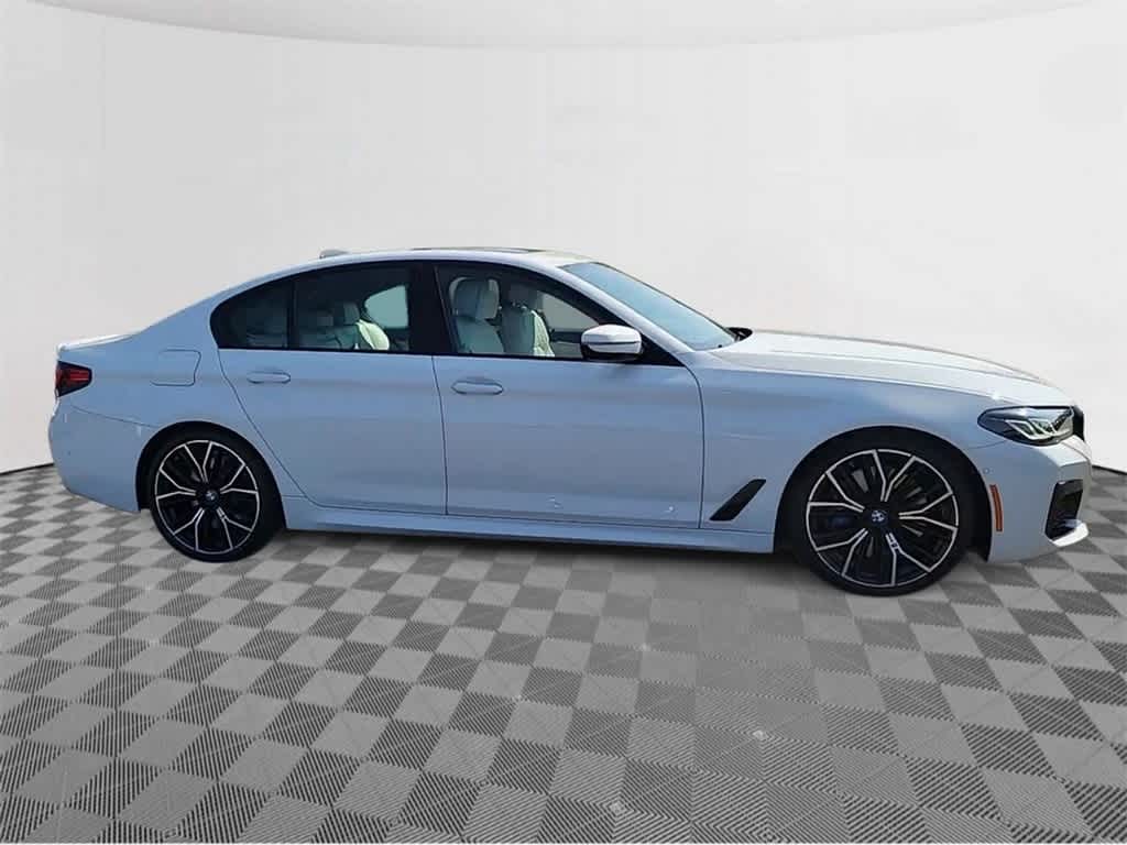 2022 BMW 5 Series M550i xDrive 9