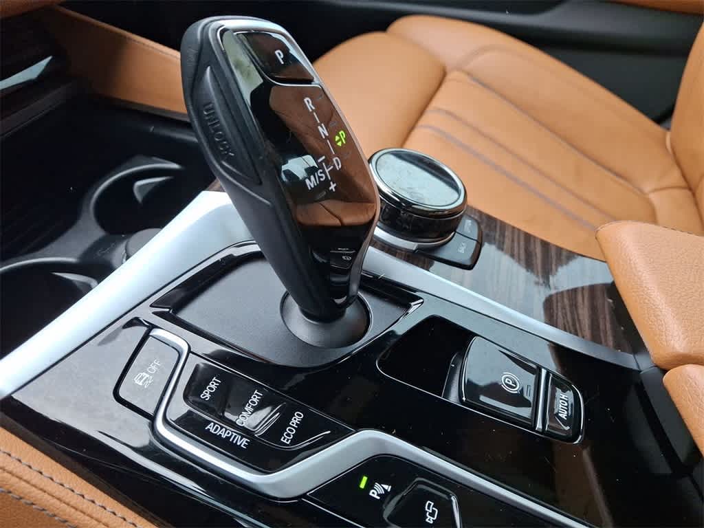 2022 BMW 5 Series M550i xDrive 12