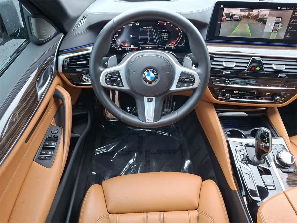 2022 BMW 5 Series M550i xDrive 21