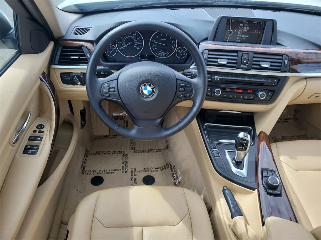 2014 BMW 3 Series 320i xDrive 21