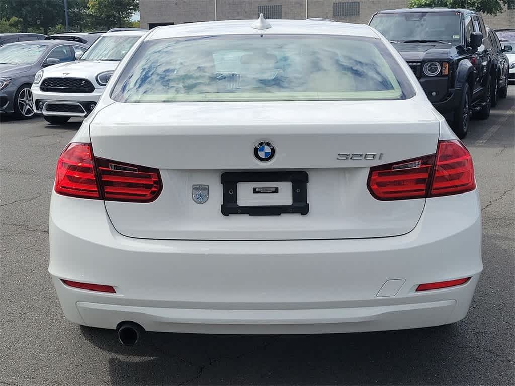 2014 BMW 3 Series 320i xDrive 22