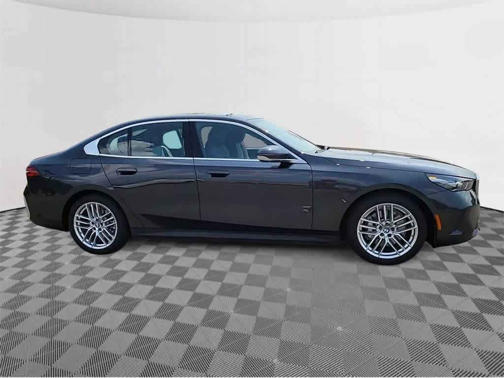 2024 BMW 5 Series 530i xDrive 9