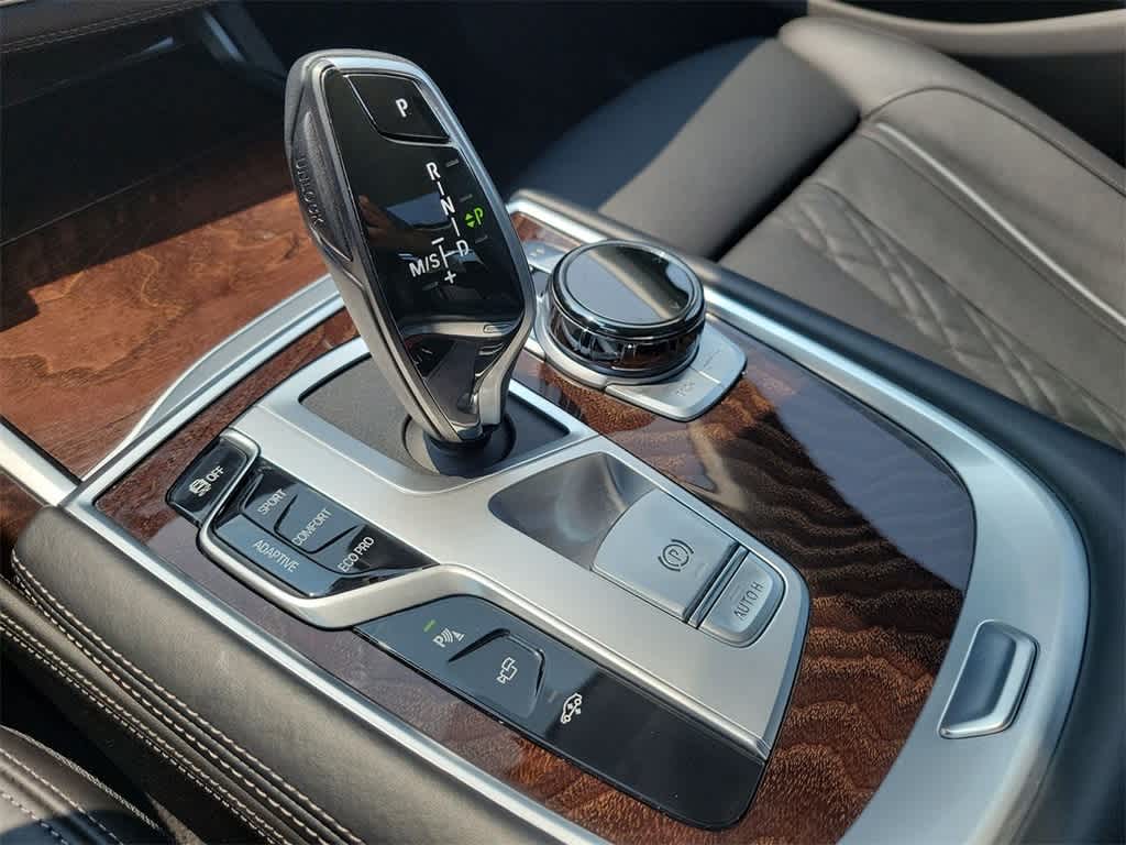 2021 BMW 7 Series 740i xDrive 12